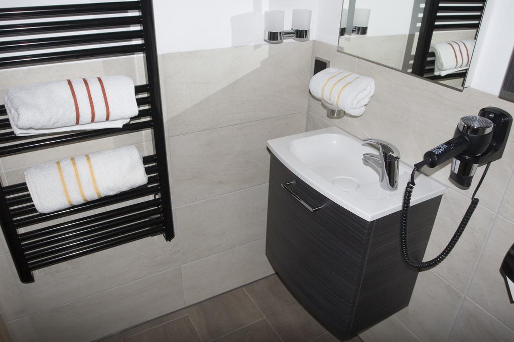 Gaestehaus Lehr Kinding Room photo